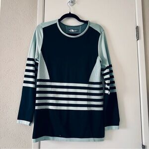The North Face / Black and Mint Green/ Size XL  Top